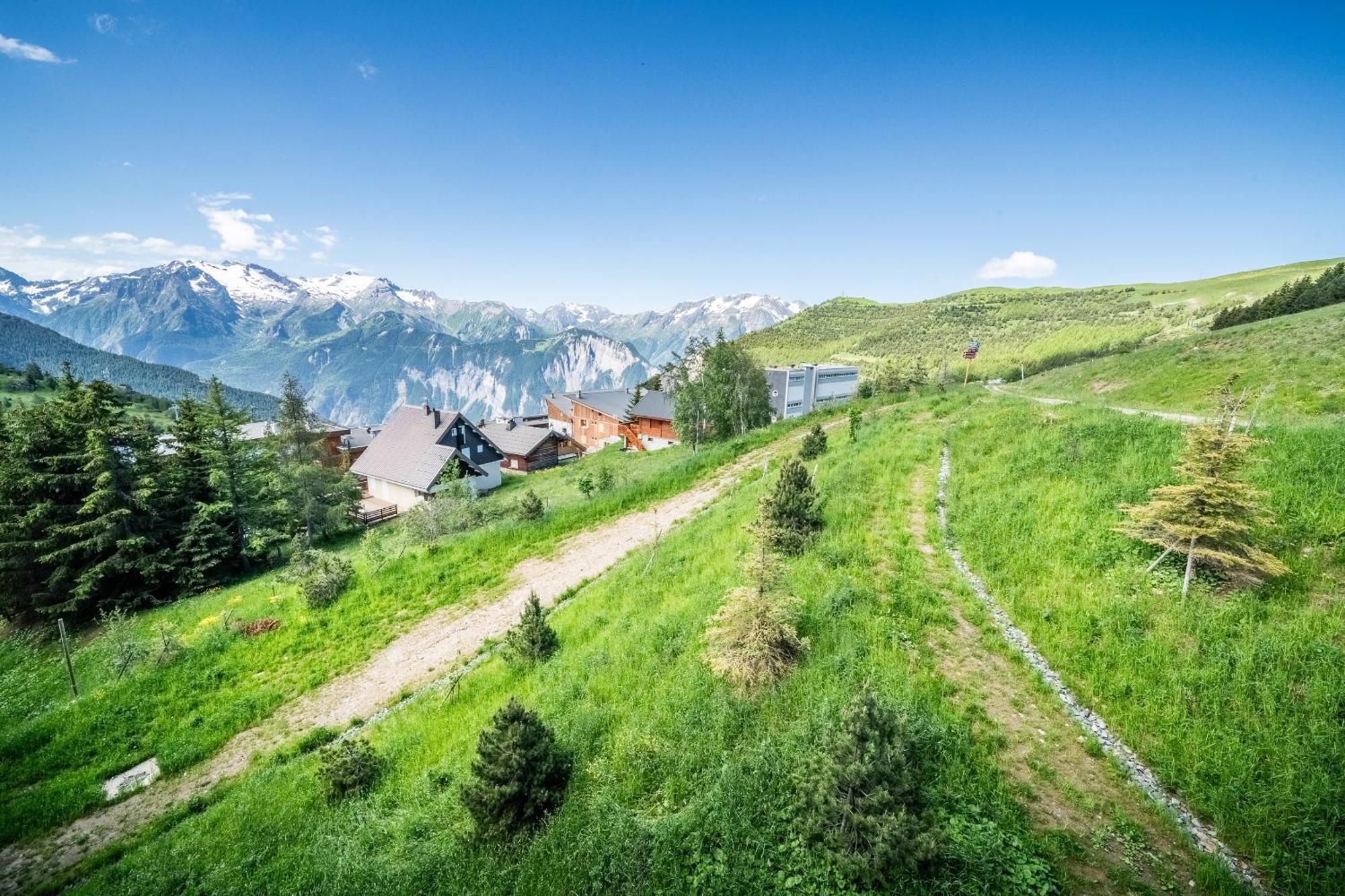 Residence Hameau De Clotaire Alpe D'Huez - By Emerald Stay Екстериор снимка