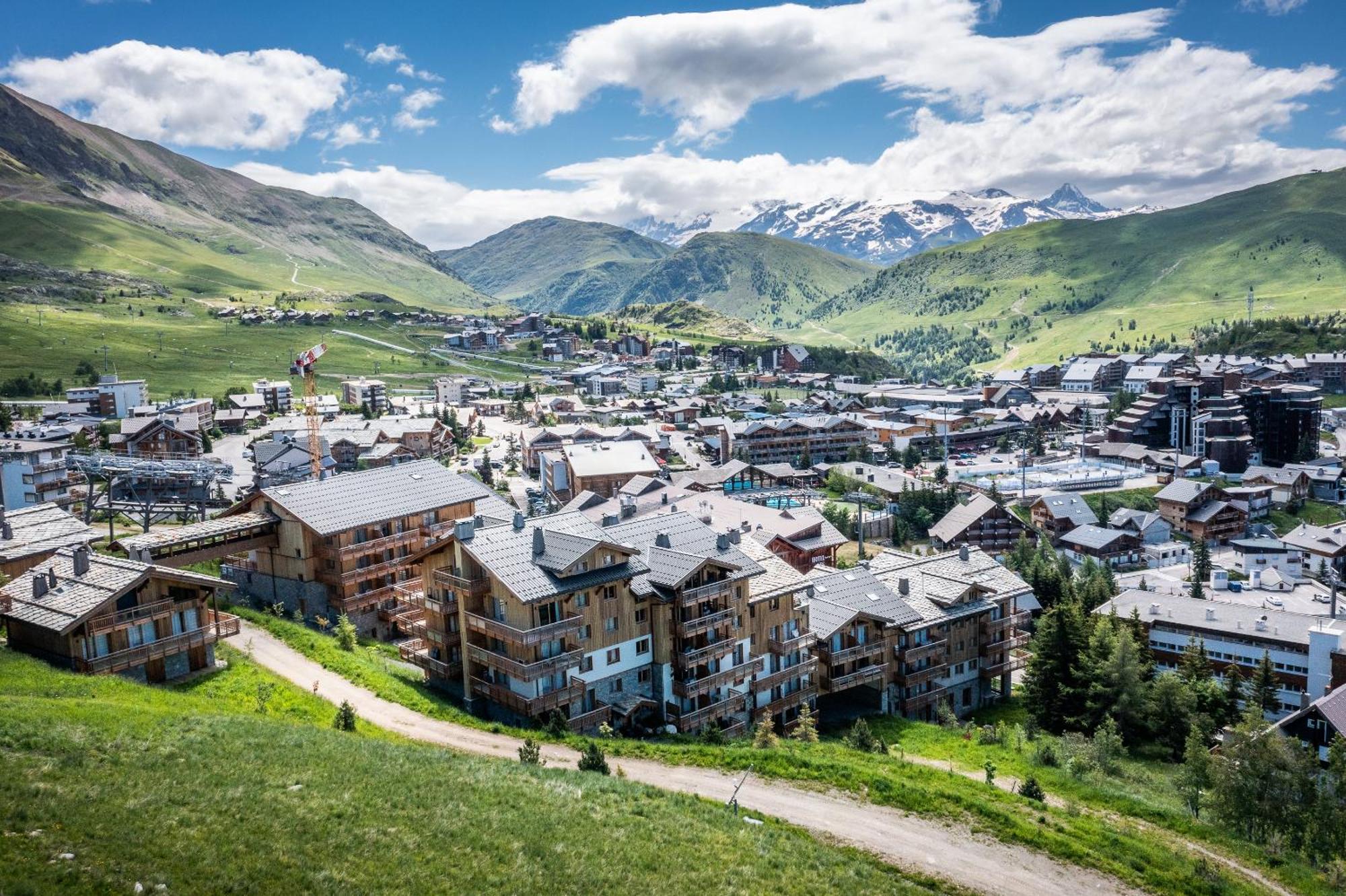 Residence Hameau De Clotaire Alpe D'Huez - By Emerald Stay Екстериор снимка